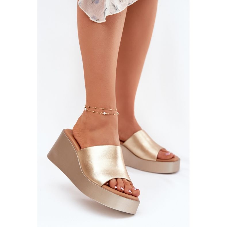 Inna A női papucsok egy ék öko bőr aranyon aranysárga 2