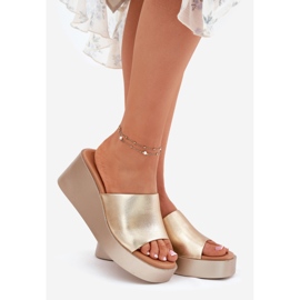 Inna A női papucsok egy ék öko bőr aranyon aranysárga 1 Inna A női papucsok egy ék öko bőr aranyon aranysárga 1