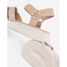 Sergio Leone Világos bézs szandál egy fehér platformon 1