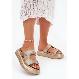 Inna Díszített női papucs az aranyplatformon aranysárga 2 Inna Díszített női papucs az aranyplatformon aranysárga 2