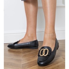 Fekete női cipők arany dekorációval 2