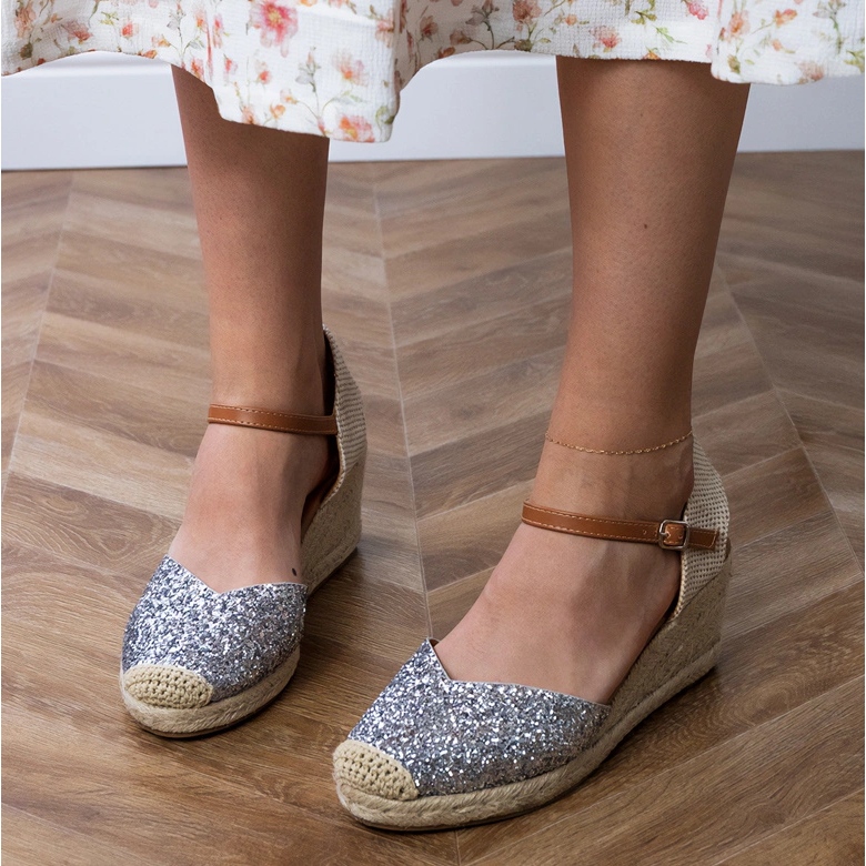 Ezüst brokát szandál az ékön 2