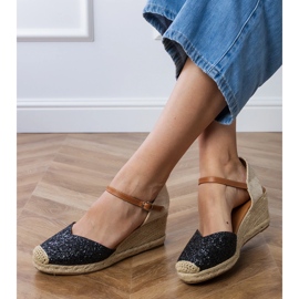 Fekete brokát szandál az ékön 2