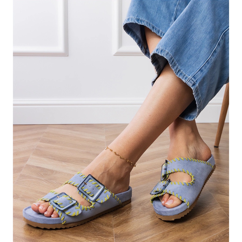 Kék flip flopok bilincsekkel és hímzéssel csíkokon 2 Kék flip flopok bilincsekkel és hímzéssel csíkokon 2