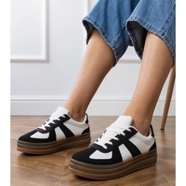 Női fekete tornacipő a platformon 1