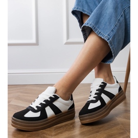 Női fekete tornacipő a platformon 2