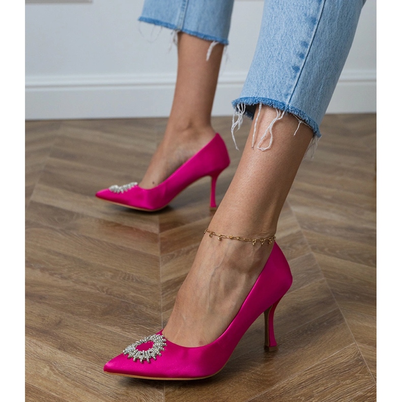 Rózsaszín szatén szivattyúk cirkonokkal 2