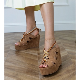 Barna ék szandál dekoratív kötéssel 1