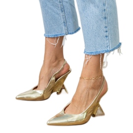 Arany szandál egy geometriai ékön aranysárga 1