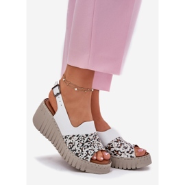 ARTIKER Női szandál természetes bőrből, ék arter 56c0958 fehér 1