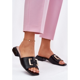 Vinceza Elegáns női papucsok egy blokkon, a VinZ 62229 Black arany részletével fekete 2