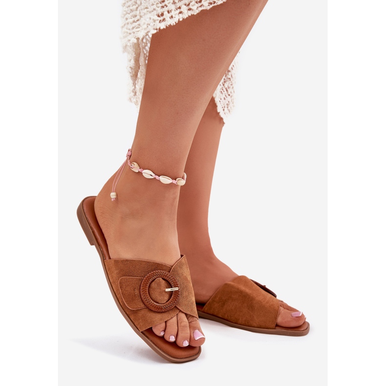 Lapos, rágcsált női papucs teve csatjával barna 1