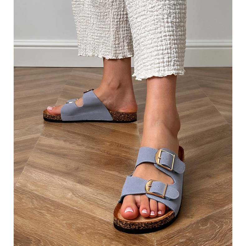 Kék papucskarapcsák bilincsekkel egy parafa talpon 1