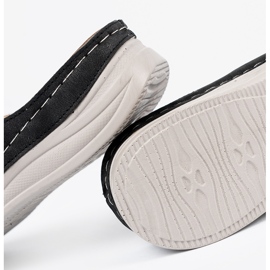 Seastar Fekete női papucs dekoratív virággal 1