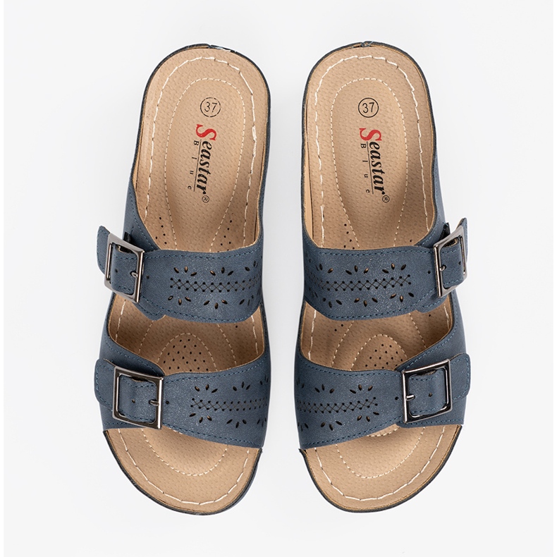 Seastar Papucs egy alacsony ékön, kék csatokkal 1