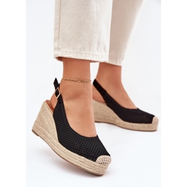 Női szandál ékhez fekete zsinórral 2