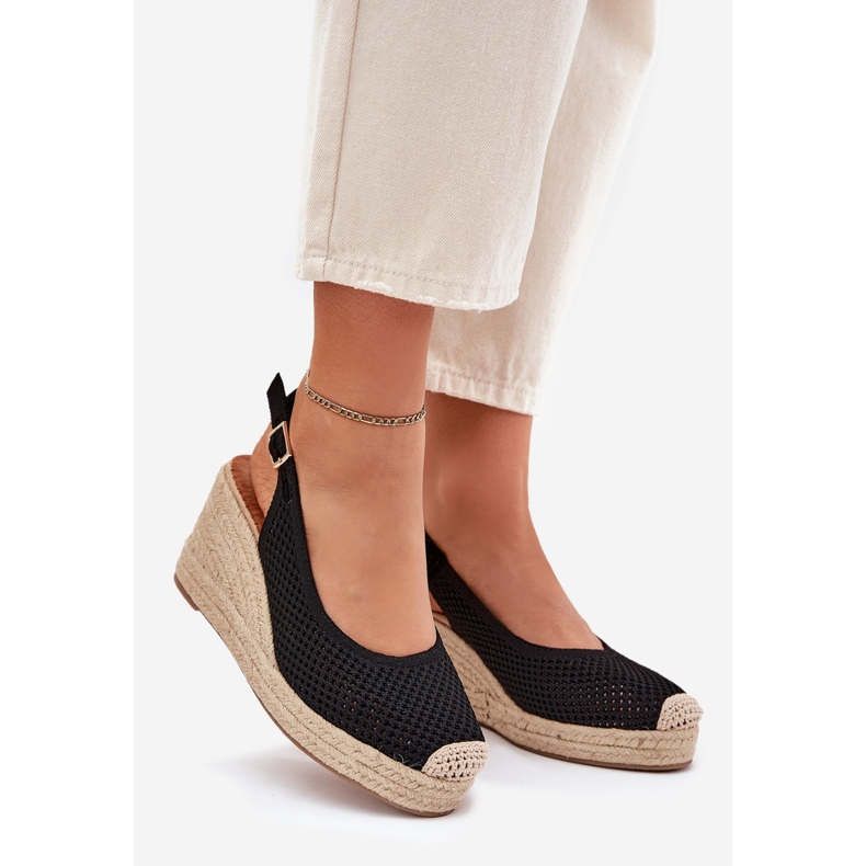 Női szandál ékhez fekete zsinórral 1