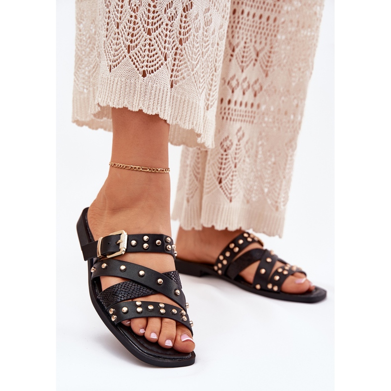 Díszített női, lapos nőstény papucs csíkokkal és fekete bilincsekkel 2