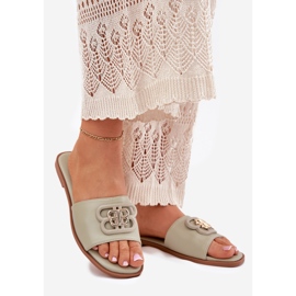 Lapos női papucs dekoratív zöld részletekkel 1