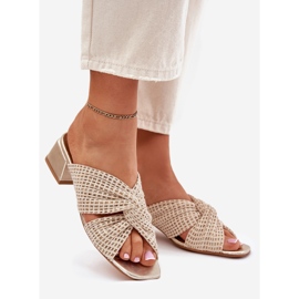 Női papucs a Maciejka blokkon 06955-25 bézs-arany 1
