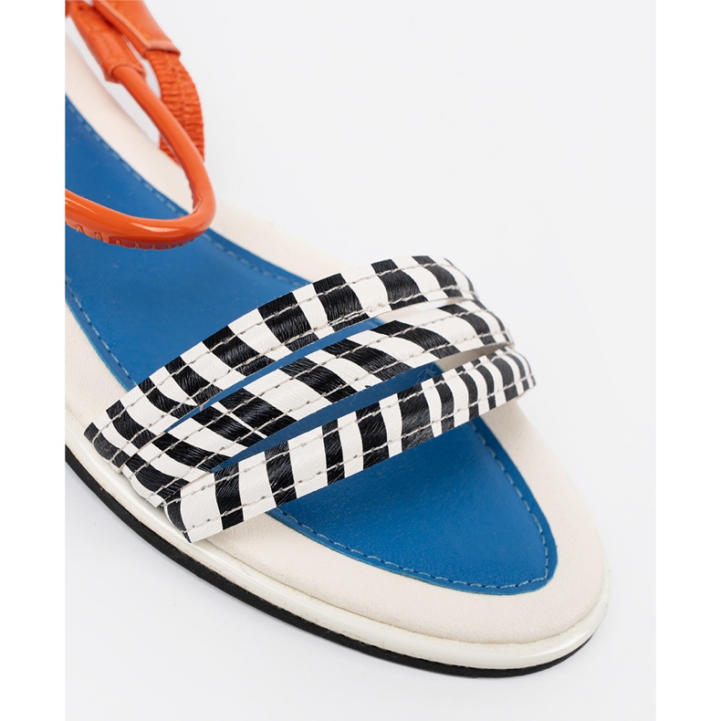 Többszínű szandál egy lapos talpon sokszínű 1 Többszínű szandál egy lapos talpon sokszínű 1