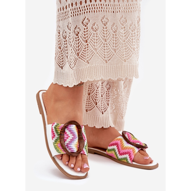 Lapos női papucs dekoratív fehér csatjal 1