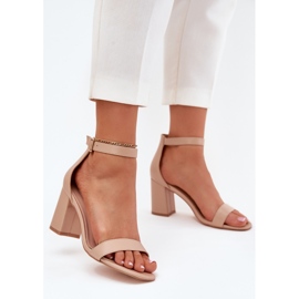 Öko bőr női szandál a bézs poszton 2