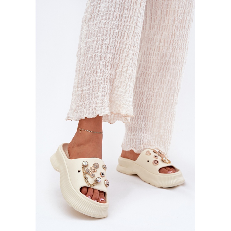 Női hab papucs aranycsapokkal lámpás koldus bézs 2