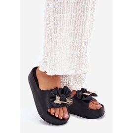 Női hab papucs a peronon íj és fekete bross 1