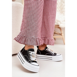 Női cipők a platformon, aranycsapokkal fekete 2