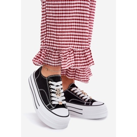 Női cipők a platformon, aranycsapokkal fekete 1