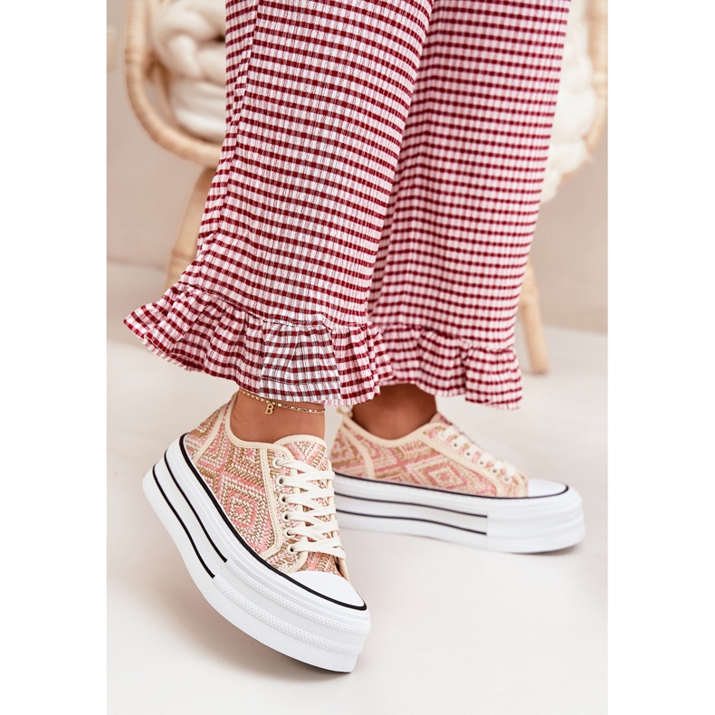 Alacsony női cipők a platformon rózsaszínű 2