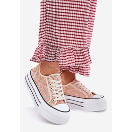 Alacsony női cipők a platformon rózsaszínű 1