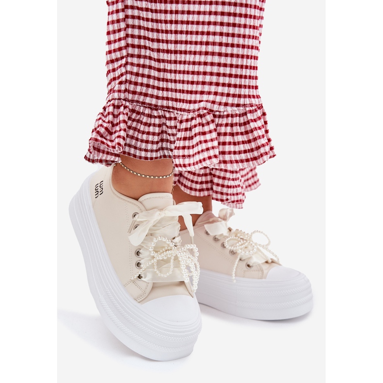 Női cipők a platformon dekoratív kötéssel bézs 1