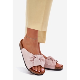 A női papucs a parafa talpon világos rózsaszín íjjal 1