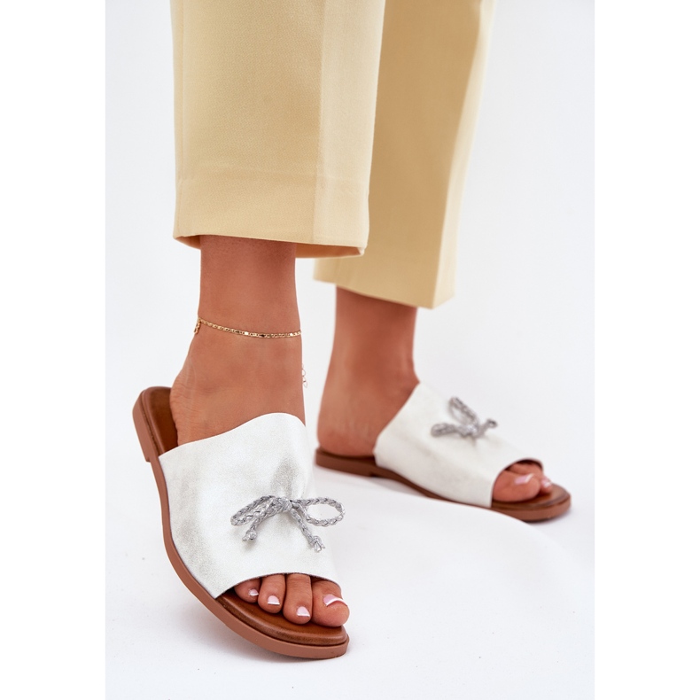 EVento Lapos, rágcsált női papucs dekoratív ezüstkötéssel 2