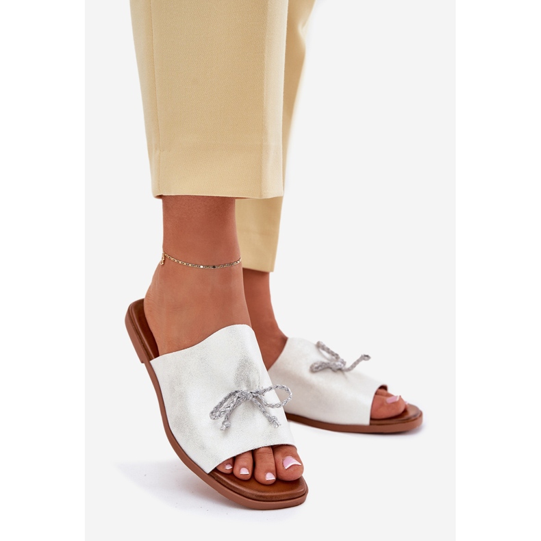 EVento Lapos, rágcsált női papucs dekoratív ezüstkötéssel 1