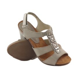 Caprice szandál női cipő tépőzárral 28309 barna sokszínű 3