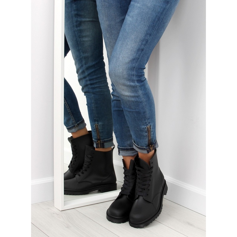 Fekete fűzős csizma fekete D56P fekete 2