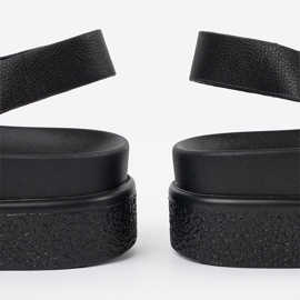 Goodin Fekete elegáns szandál a peronon 1