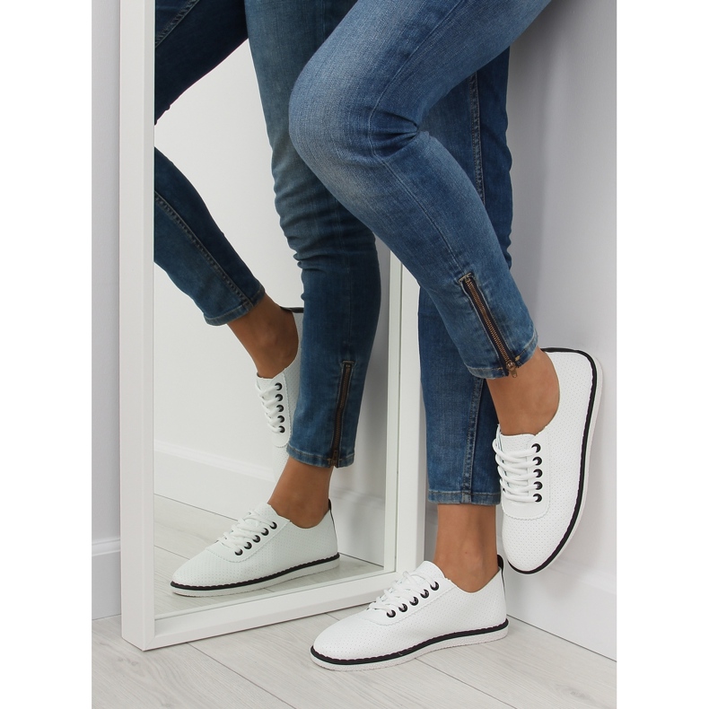 Fehér női tornacipő L-6 Fekete 2