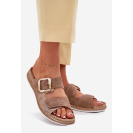 A női papucs flopok csatával és tépőzáras inblu mk000013 barna 1 A női papucs flopok csatával és tépőzáras inblu mk000013 barna 1