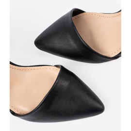 Fekete szivattyúk egy magas sarkon 1