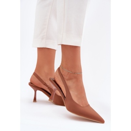 Női szandál a tevecsapon barna 2