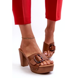 Női papucsok magassarkúban, csattal, barna Betinna 3