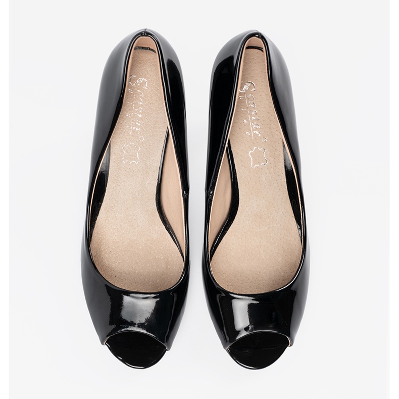 Seastar Fekete lakkozott szivattyúk csupasz ujjakkal 1