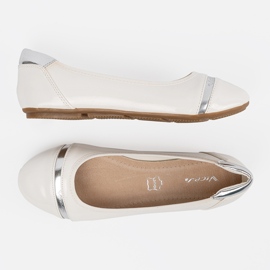 Fehér balerinák ezüst dekorációval 2 Fehér balerinák ezüst dekorációval 2