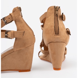 Shelvt Barna szandál ékhöz bordákkal 1