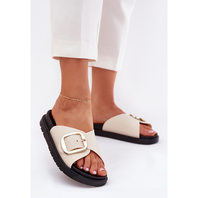 Női papucs a peronon aranybilincs bézsával 2