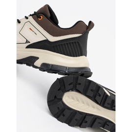 DK Bézs férfi sportcipő 2